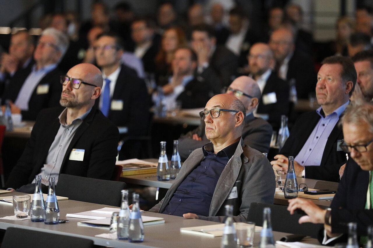Ein Bild in die Zuschauermenge des Zulieferertages Automobilwirtschaft BW 2022