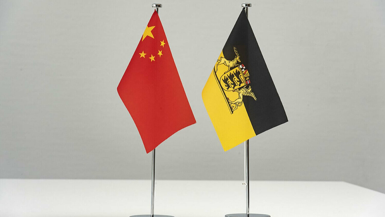 Flaggen von China und Baden-Württemberg