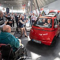 Besucherinnen und Besucher auf der i-Mobility 2026. 