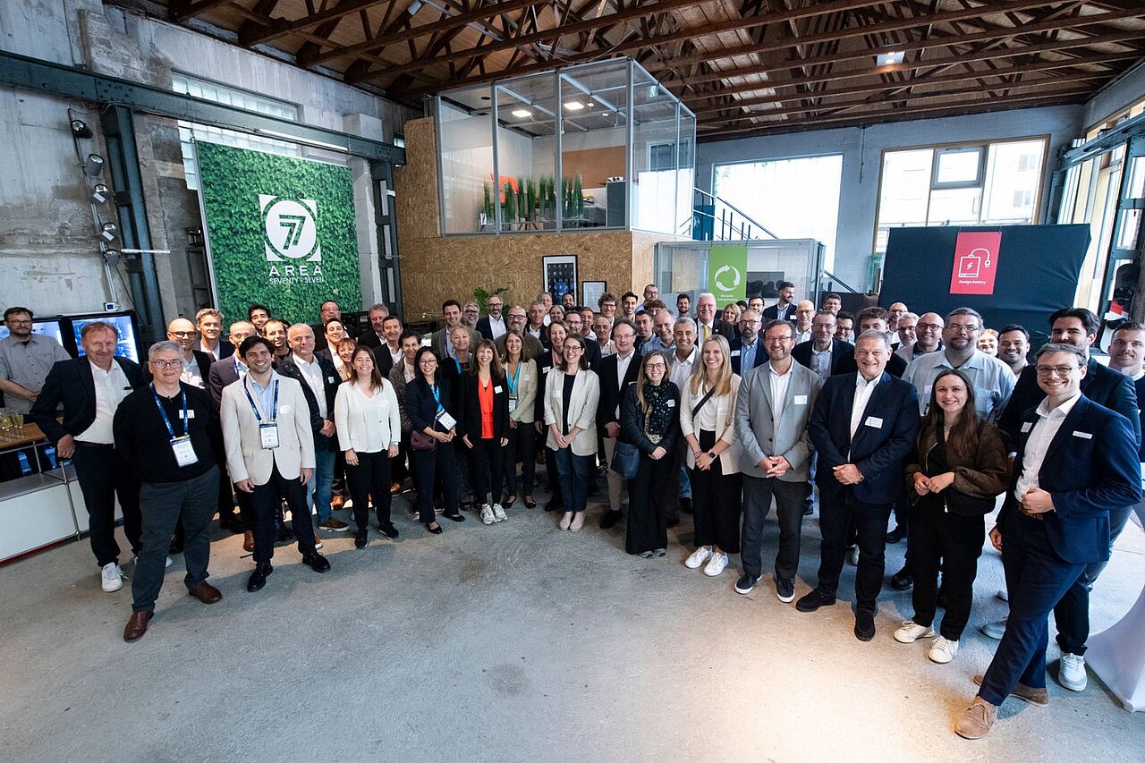 Gruppenfoto der Teilnehmenden des Netzwerkabends der vier Motoren für Europa