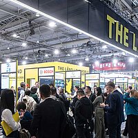 Viele Menschen besuchen den baden-württembergischen Gemeinschaftsstand auf der Hannover Messe 2026.