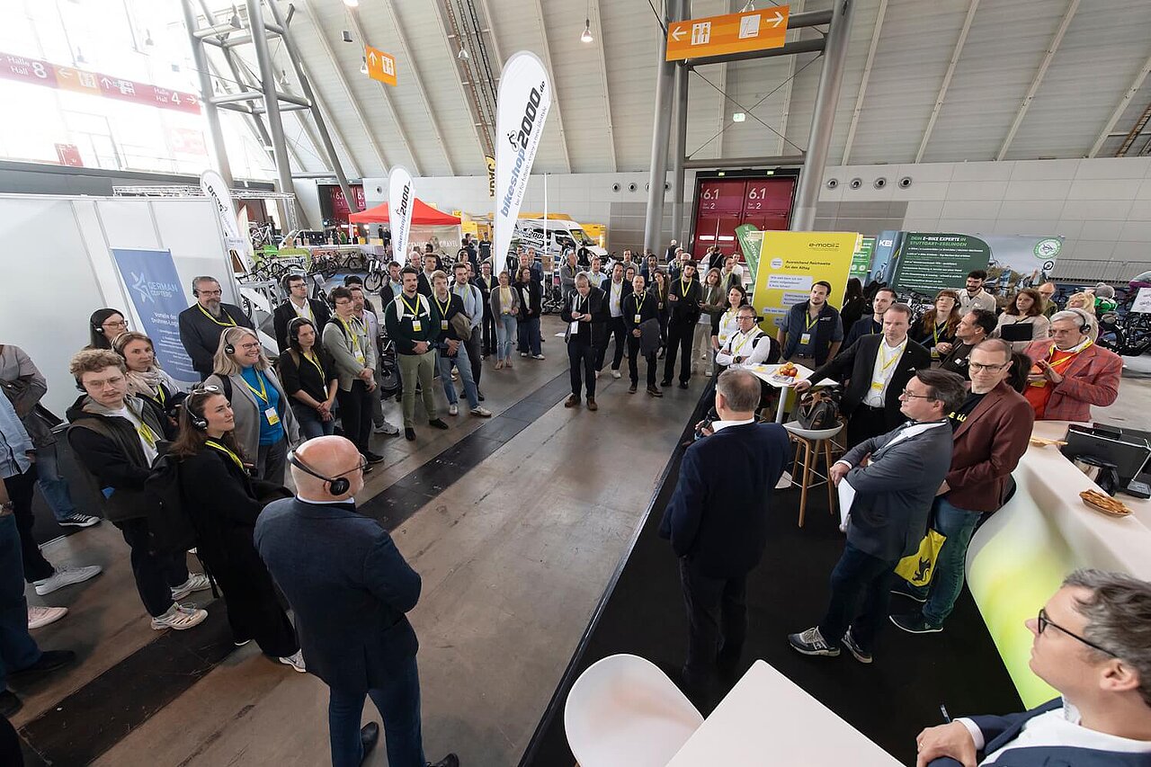 Begrüßung der Besucherinnen und Besucher auf der i-Mobility 2026.