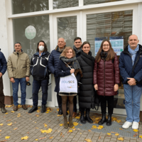 Group photo in front of the House of Living Labs (HOL) of the FZI.