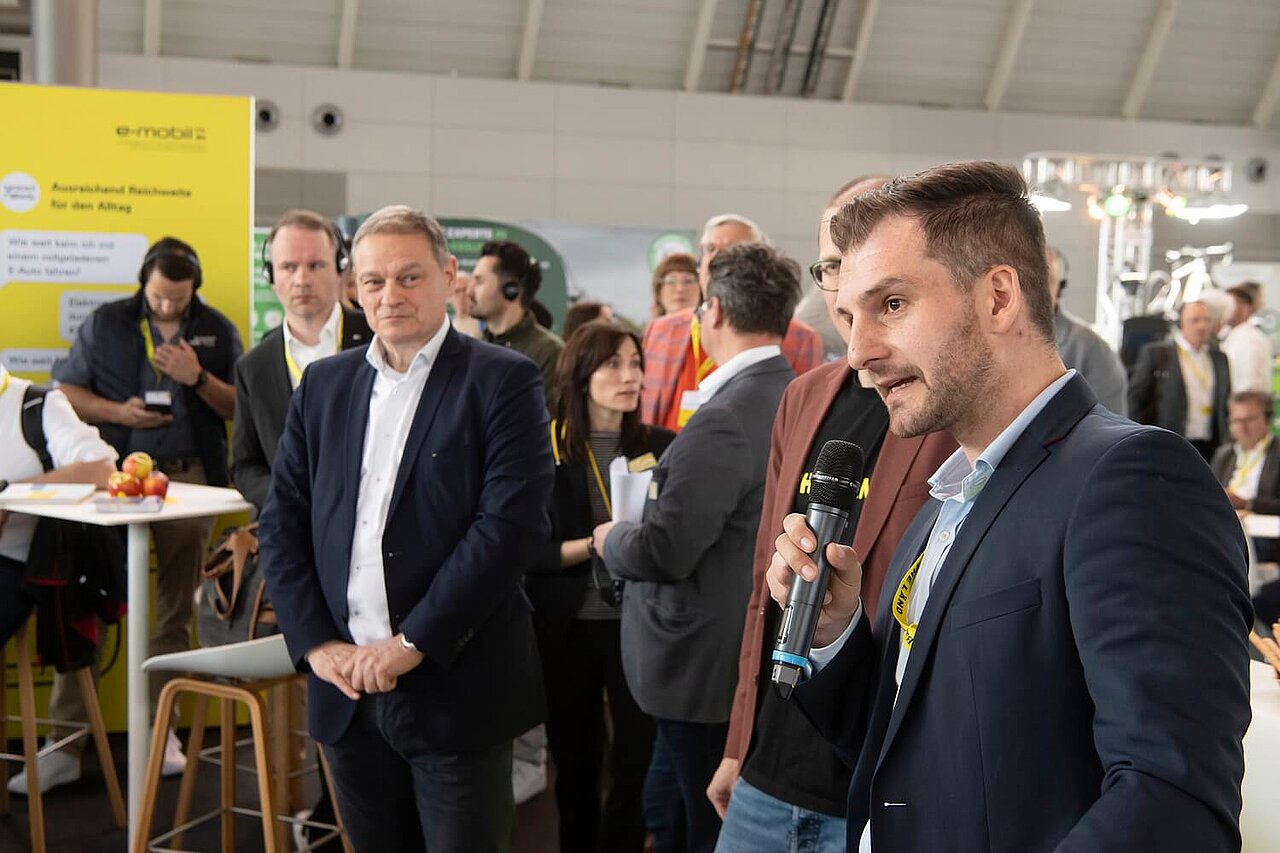 Aufnahme eines Speakers auf der i-Mobility 2026