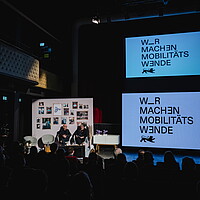 Verkehrsminister Winfried Hermann übergab die Preise bei einer Gala im Scala in Ludwigsburg.