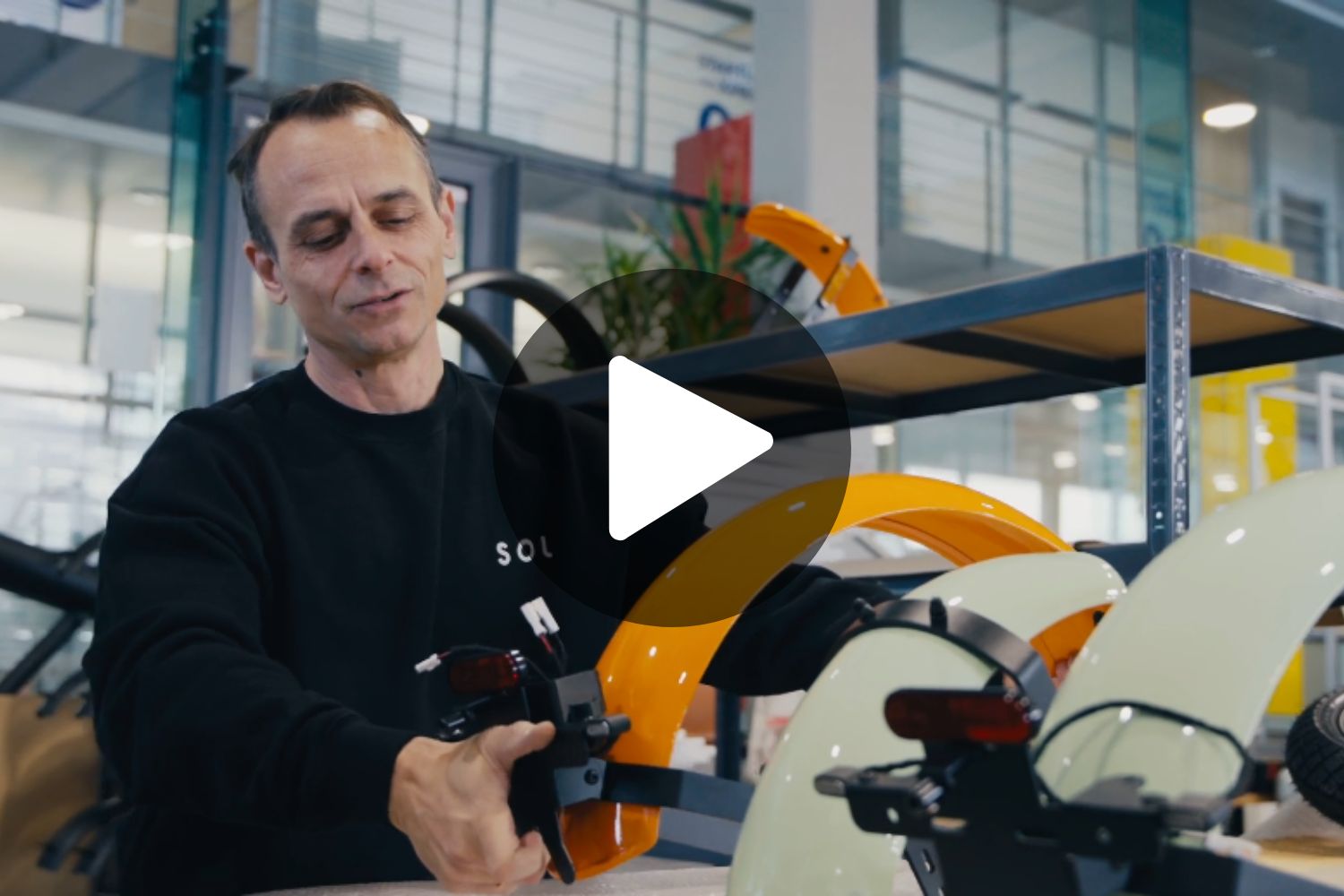 Bei Klick auf das Bild öffnet sich die zum Video gehörende Meldung.