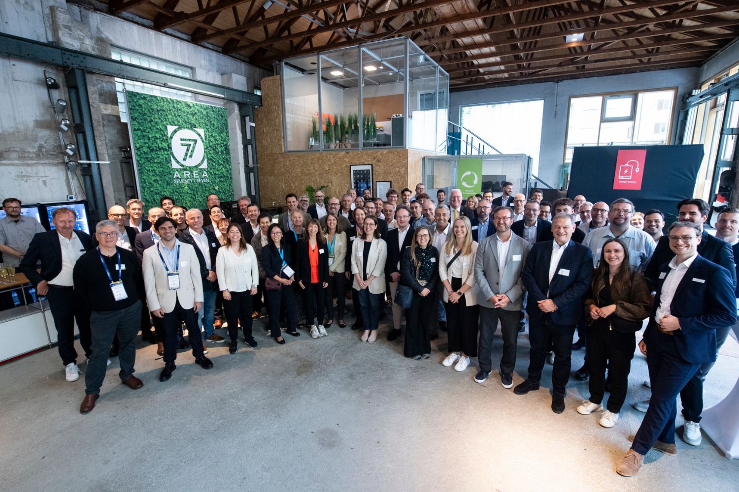 Gruppenfoto der Teilnehmenden des Netzwerkabends der vier Motoren für Europa